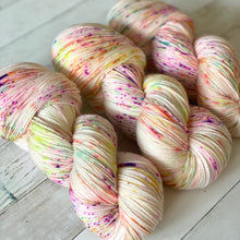 Load image into Gallery viewer, JELLY BELLY | spring collection | hand dyed yarn | speckled