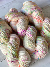 Load image into Gallery viewer, JELLY BELLY | spring collection | hand dyed yarn | speckled