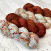 Load image into Gallery viewer, NEW YORK IN THE FALL | sleek sock | speckled yarn