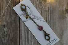 Load image into Gallery viewer, Bee &amp; Bloom Scissor Chain