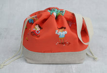 Load image into Gallery viewer, LITTLE FINCH BUCKET No.2 | ready to ship |  medium-large project bag, toy basket, yarn bowl