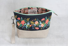 Load image into Gallery viewer, TWIGGY PETITE No. 3 | ready to ship -  medium-sized project bag, fabric yarn bowl, knitting bag, or makeup bag