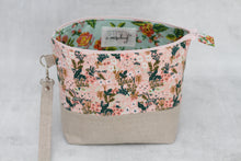 Load image into Gallery viewer, TWIGGY PETITE No. 5 | ready to ship -  medium-sized project bag, fabric yarn bowl, knitting bag, or makeup bag