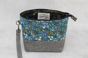 TWIGGY PETITE No. 6 | ready to ship -  medium-sized project bag, fabric yarn bowl, knitting bag, or makeup bag