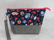 Load image into Gallery viewer, TWIGGY PETITE No. 8 | ready to ship -  medium-sized project bag, fabric yarn bowl, knitting bag, or makeup bag