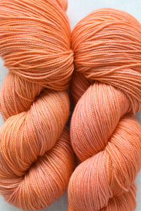 PINK GRAPEFRUIT | lux | tonal yarn