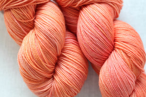 PINK GRAPEFRUIT | lux | tonal yarn