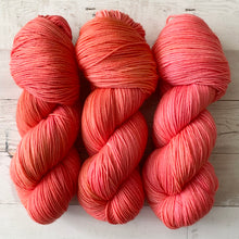 Load image into Gallery viewer, PINK FLAMINGO | spring collection | hand dyed yarn | tonal